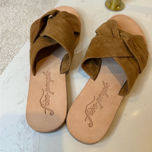 Free People Rio Vista Taupe Sued Flat Sandals Size 36 - Picture 5 of 8